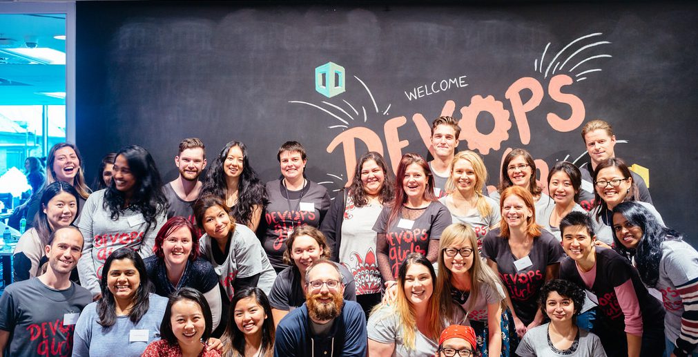DevOpsGirls community group photo.